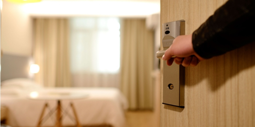 AUCAL Bussines School Blog educacion Cómo remodelar una habitación con un presupuesto limitado